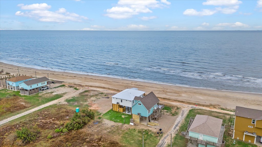 Gilchrist, Texas, 77617, United States, 3 Bedrooms Bedrooms, ,3 BathroomsBathrooms,Residential,For Sale,1978156