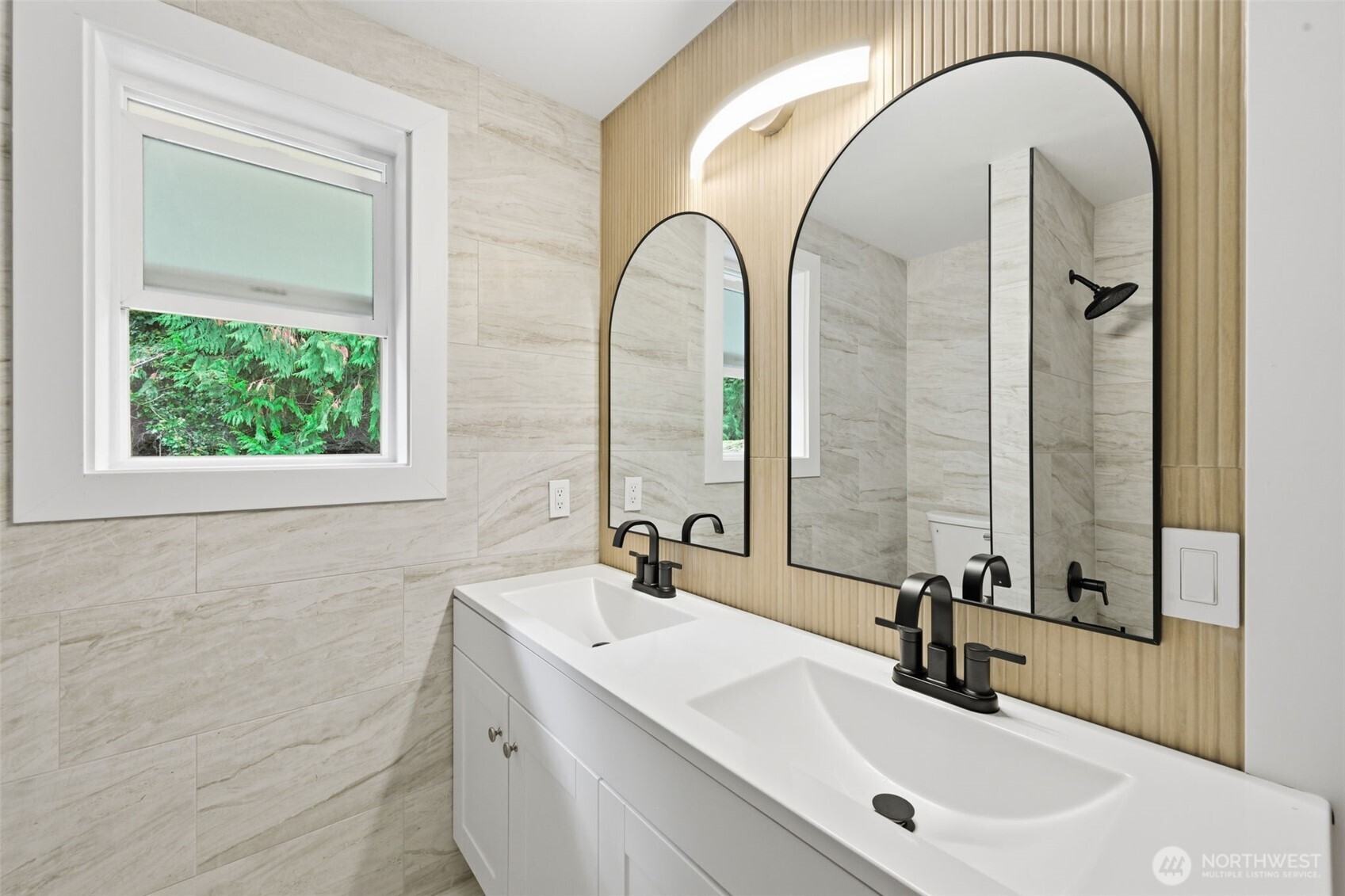 Marysville, Washington, 98271, United States, 3 Bedrooms Bedrooms, ,2 BathroomsBathrooms,Residential,For Sale,1987644