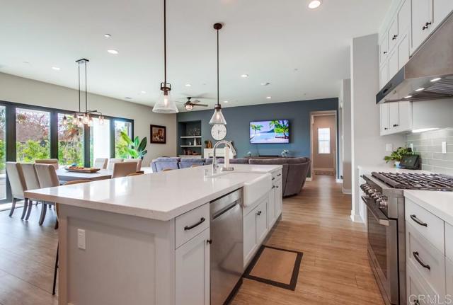 San Marcos, California, 92069, United States, 4 Bedrooms Bedrooms, ,5 BathroomsBathrooms,Residential,For Sale,1987036