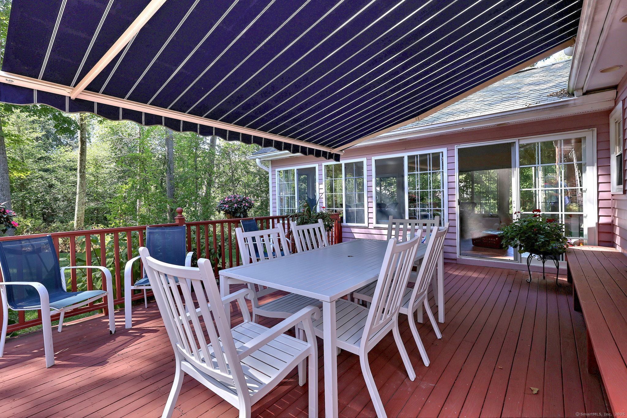 Milford, Connecticut, 06461, United States, 3 Bedrooms Bedrooms, ,3 BathroomsBathrooms,Residential,For Sale,1938642