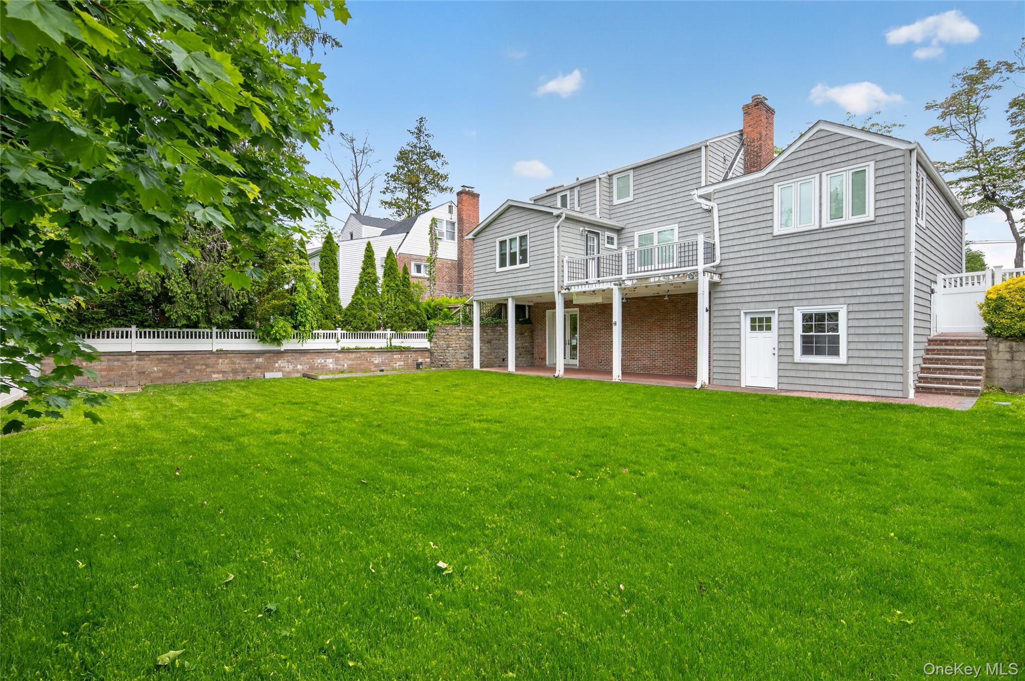  161 Greenway W, New Hyde Park, NY, 11040 - 物件實景