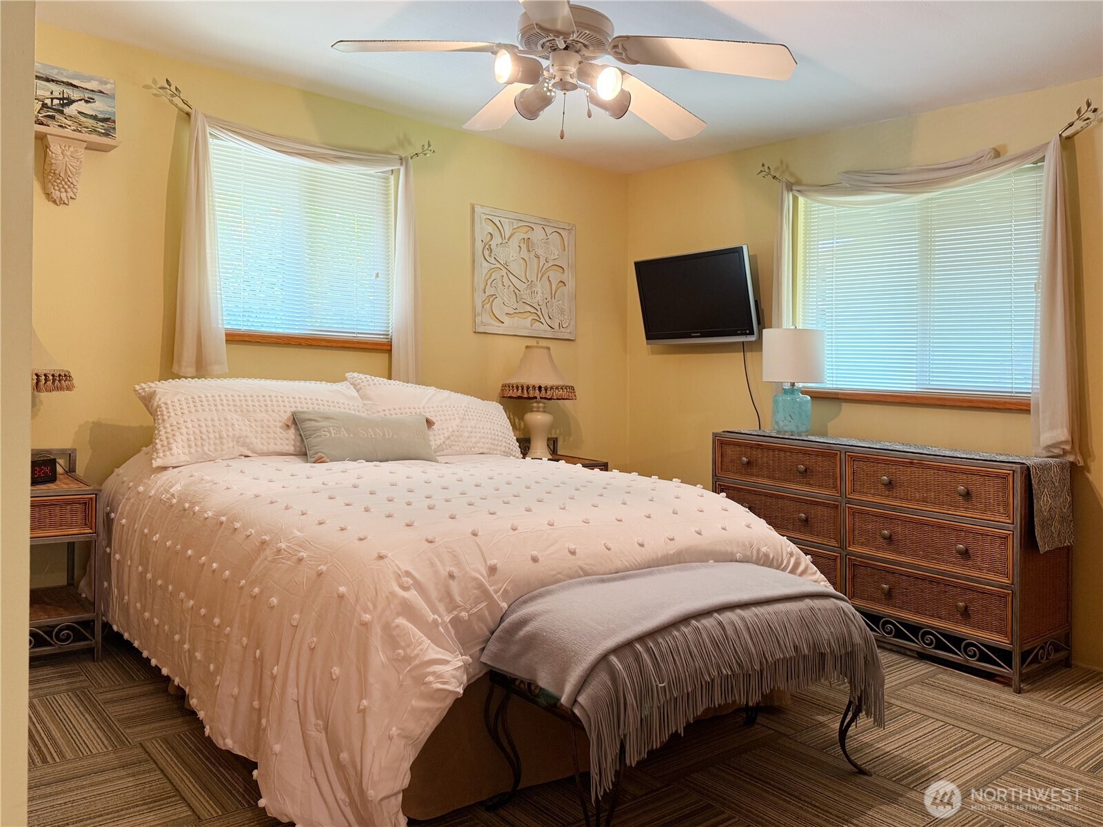 Hat Island, Washington, 98206, United States, 2 Bedrooms Bedrooms, ,1 BathroomBathrooms,Residential,For Sale,2006493