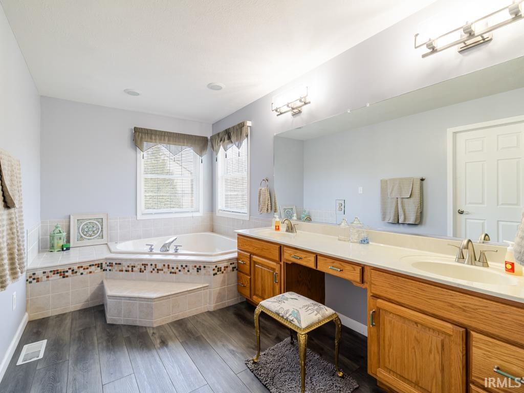 Bloomington, Indiana, 47401, United States, 5 Bedrooms Bedrooms, ,4 BathroomsBathrooms,Residential,For Sale,1927774