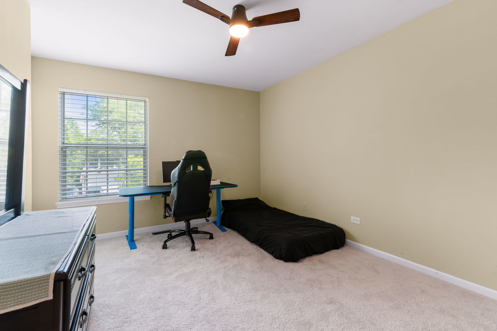 Carol Stream, Illinois, 60188, United States, 4 Bedrooms Bedrooms, ,4 BathroomsBathrooms,Residential,For Sale,1903494