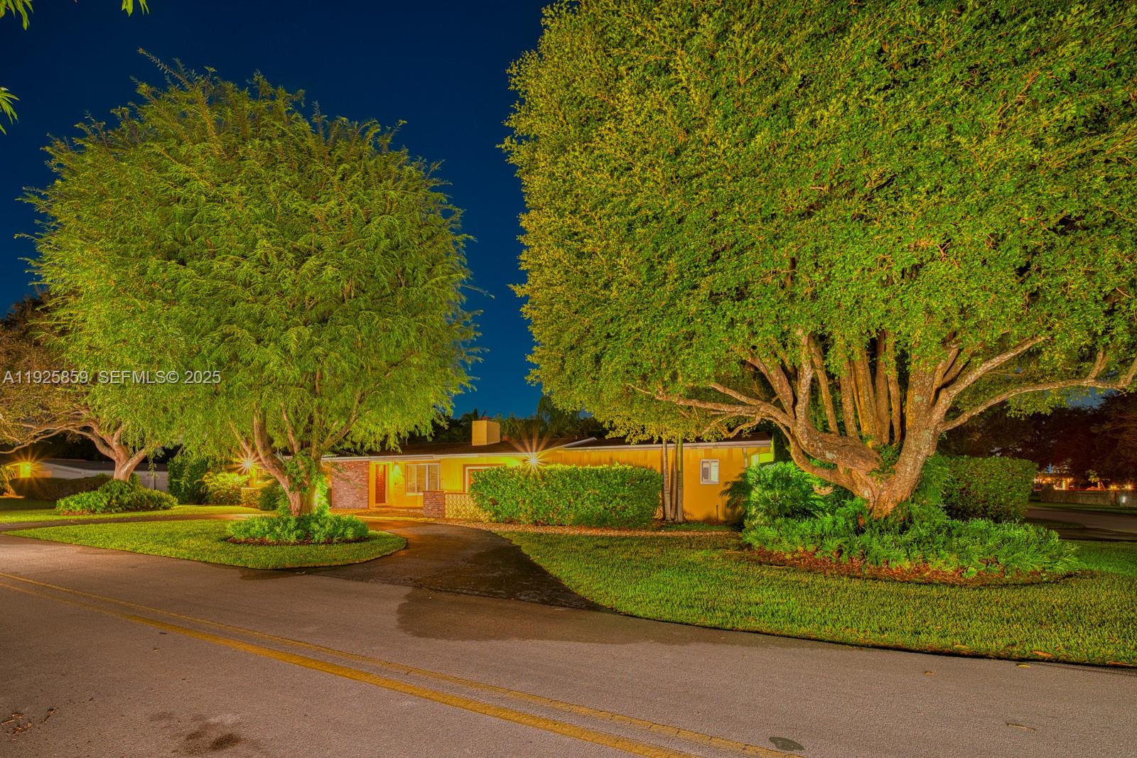 Pinecrest, Florida, 33156, United States, 3 Bedrooms Bedrooms, ,2 BathroomsBathrooms,Residential,For Sale,2003323