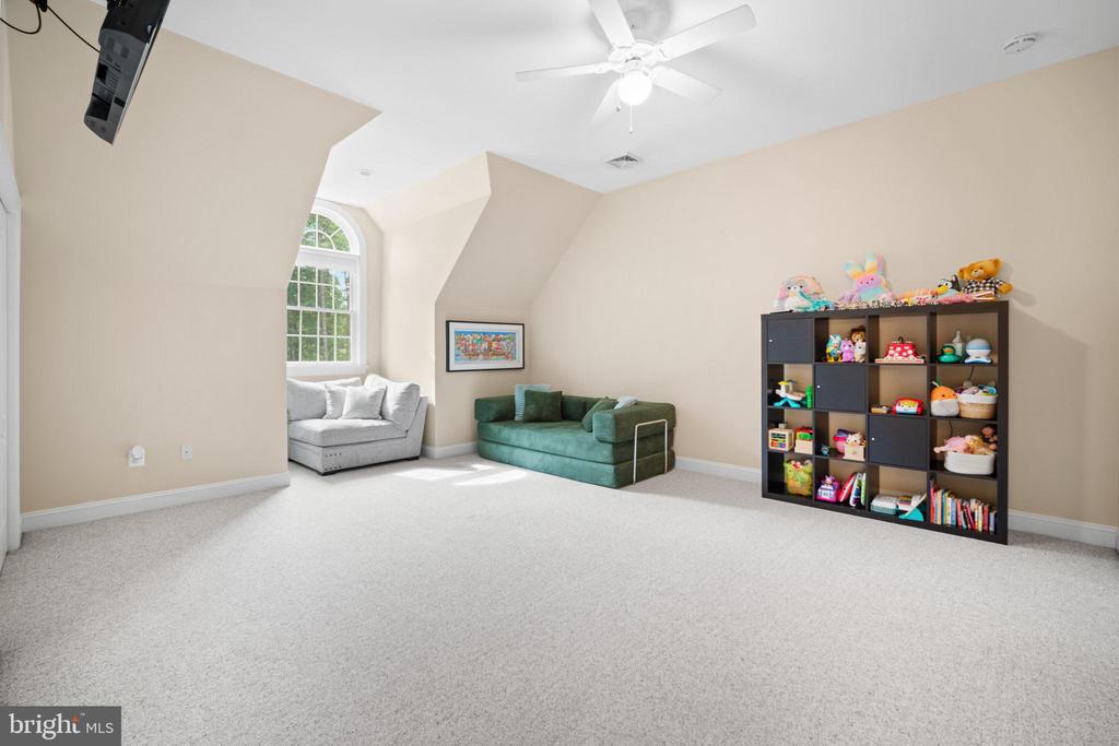 Hammonton, New Jersey, 08037, United States, 5 Bedrooms Bedrooms, ,5 BathroomsBathrooms,Residential,For Sale,1834534