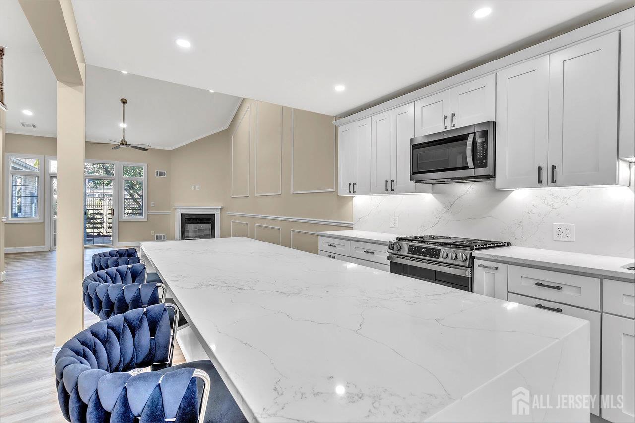 Monroe, New Jersey, 08831, United States, 2 Bedrooms Bedrooms, ,3 BathroomsBathrooms,Residential,For Sale,1918602