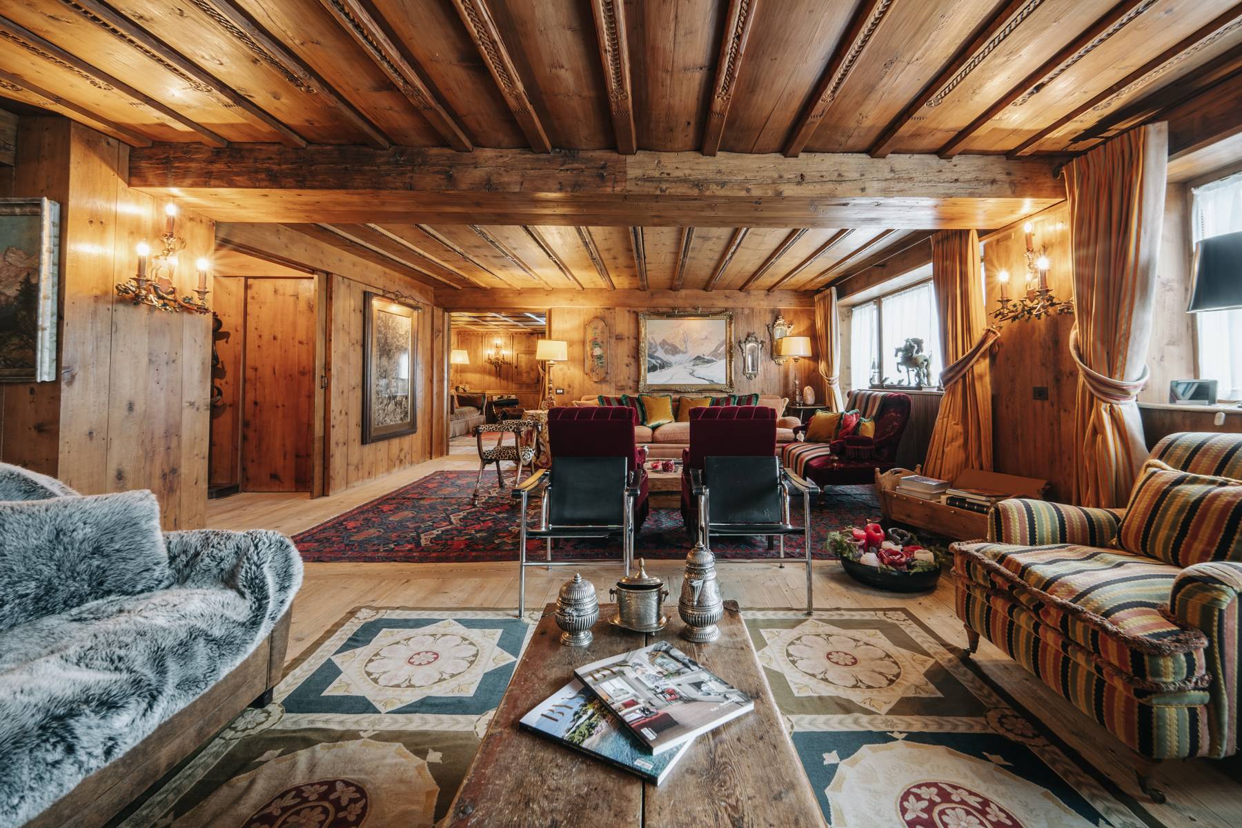 Exclusive property with breathtaking views in the heart of Cortina 