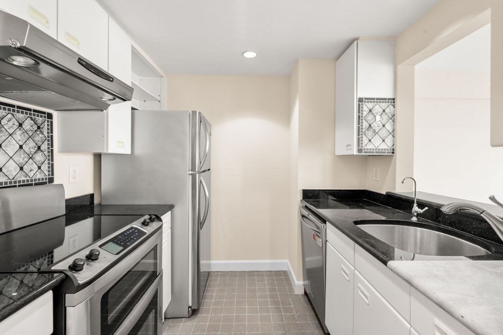 Cambridge, Massachusetts, 02139, United States, 1 Bedroom Bedrooms, ,2 BathroomsBathrooms,Residential,For Sale,1866549