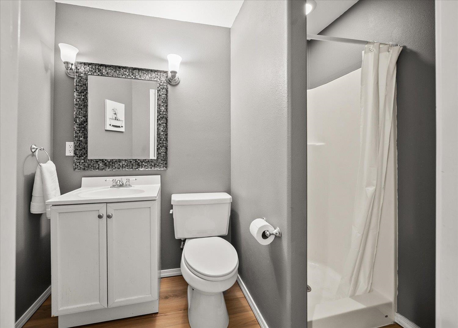 Spokane Valley, Washington, 99016, United States, 5 Bedrooms Bedrooms, ,3 BathroomsBathrooms,Residential,For Sale,1990389