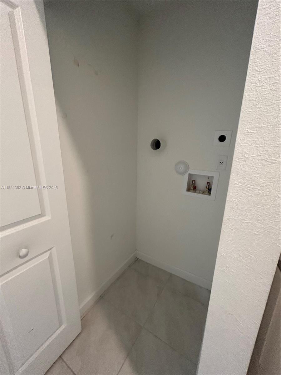 Homestead, Florida, 33032, United States, 5 Bedrooms Bedrooms, ,4 BathroomsBathrooms,Residential,For Sale,1961572