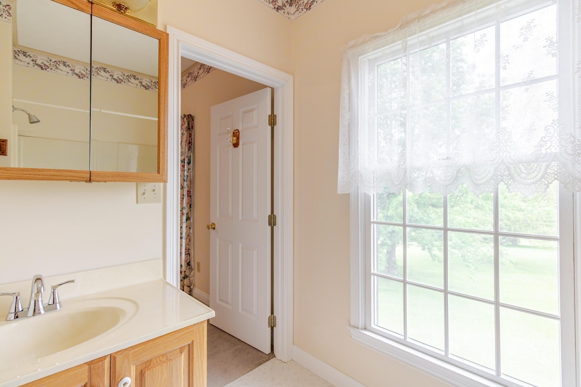 Glencoe, Kentucky, 41046, United States, 5 Bedrooms Bedrooms, ,4 BathroomsBathrooms,Residential,For Sale,1921882