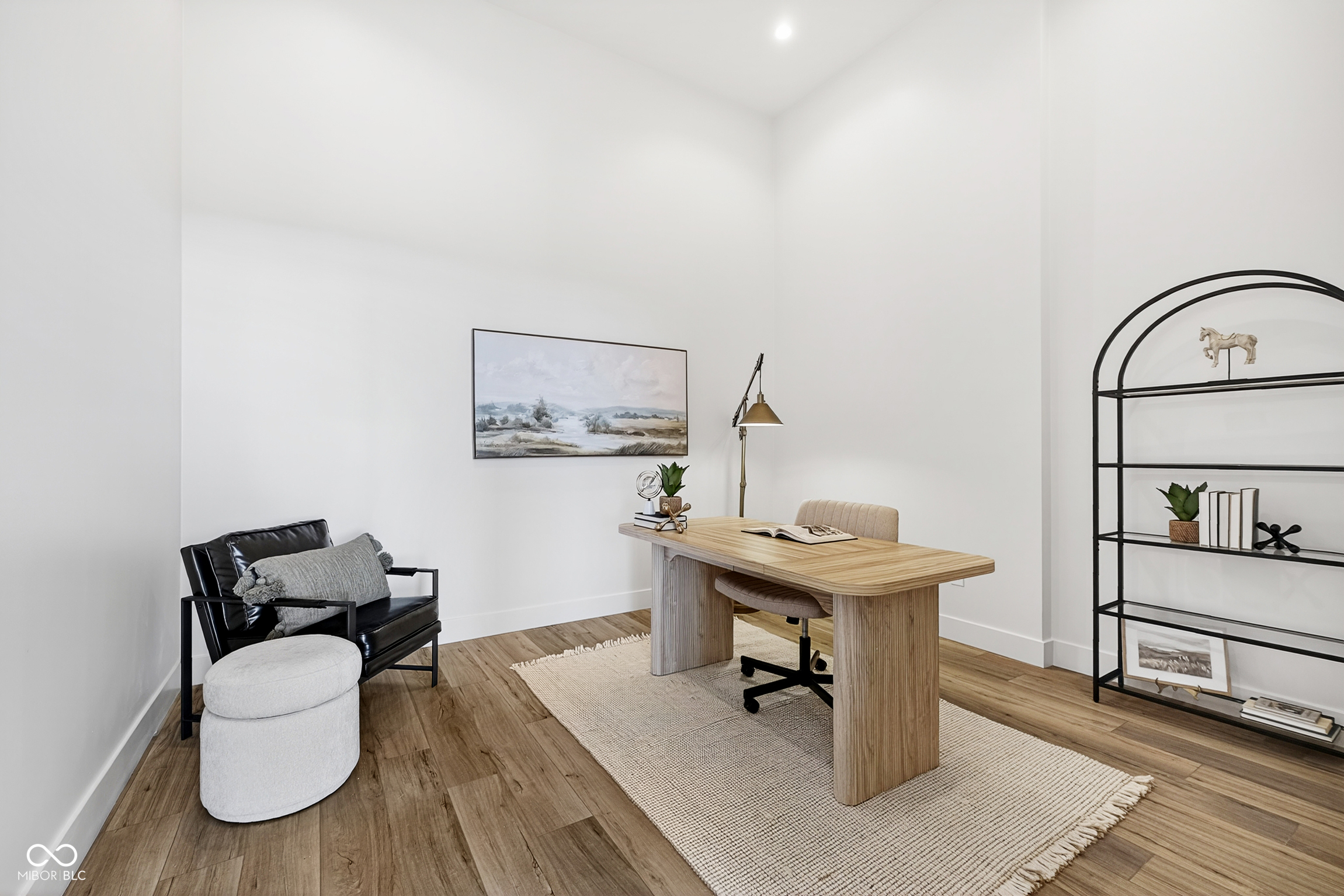 Carmel, Indiana, 46032, United States, 2 Bedrooms Bedrooms, ,3 BathroomsBathrooms,Residential,For Sale,1981116