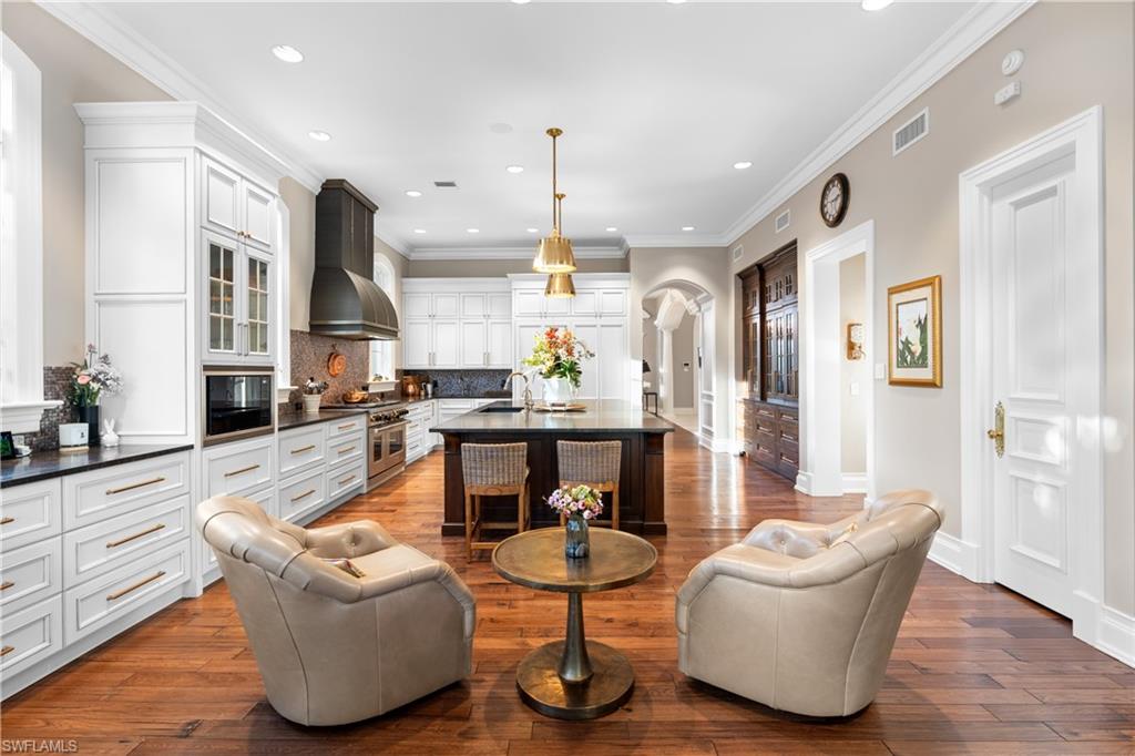 40 5th Ave S, Naples, Florida, 34102, United States, 5 Bedrooms Bedrooms, ,7 BathroomsBathrooms,Residential,For Sale,40 5th Ave S,1482244