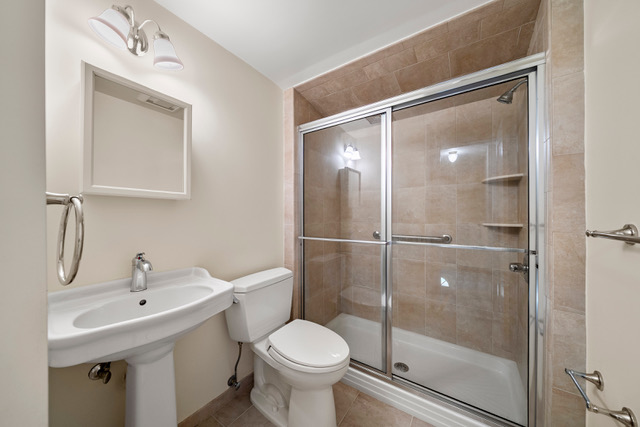 Fair Lawn, New Jersey, 07410, United States, 4 Bedrooms Bedrooms, ,2 BathroomsBathrooms,Residential,For Sale,1992454