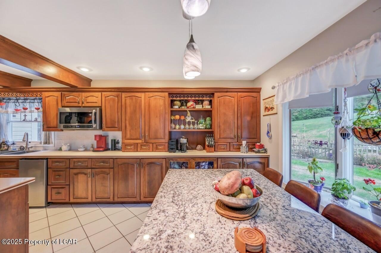 Sugarloaf, Pennsylvania, 18249, United States, 4 Bedrooms Bedrooms, ,3 BathroomsBathrooms,Residential,For Sale,1996756