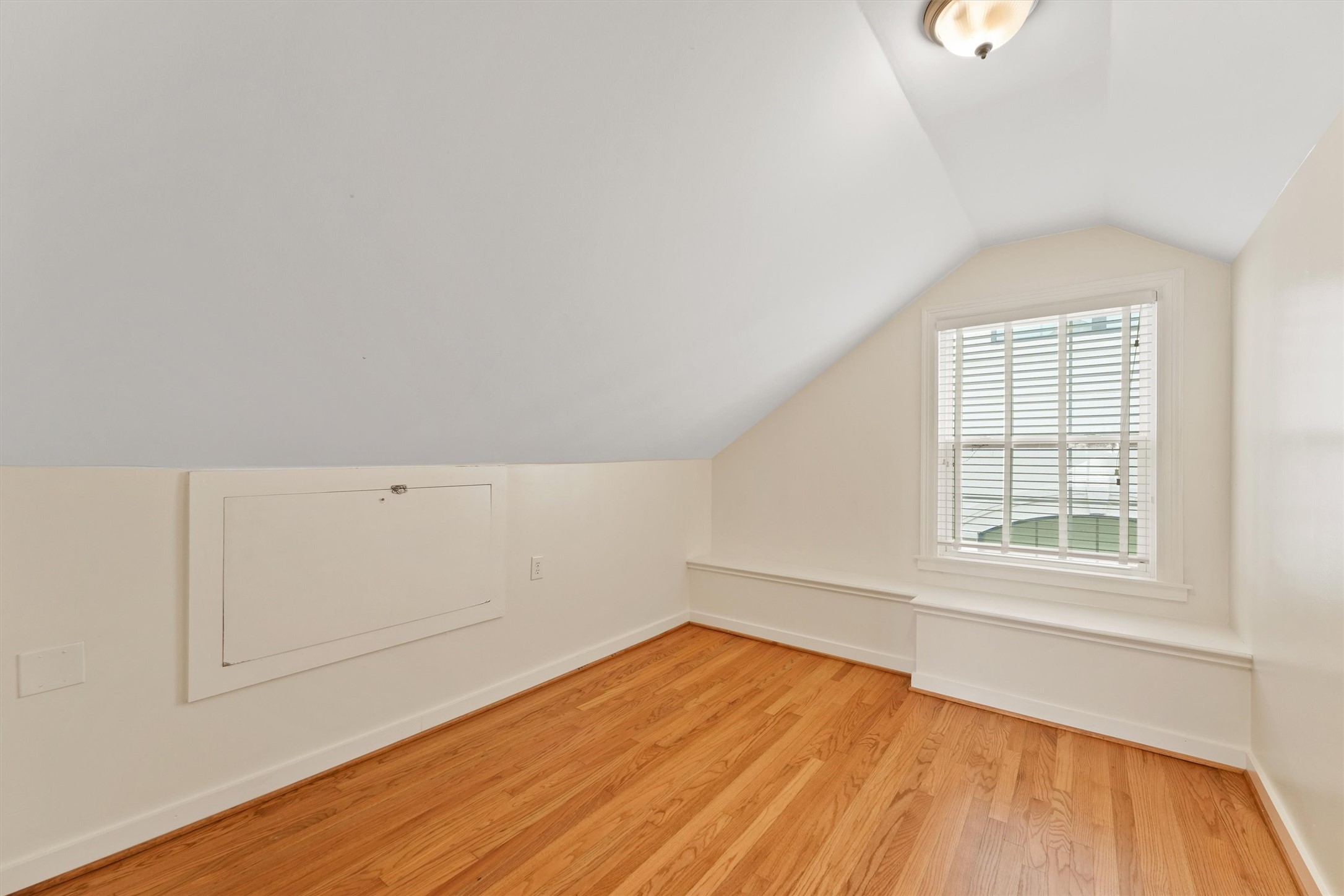 Houston, Texas, 77098, United States, 4 Bedrooms Bedrooms, ,3 BathroomsBathrooms,Residential,For Sale,1849848