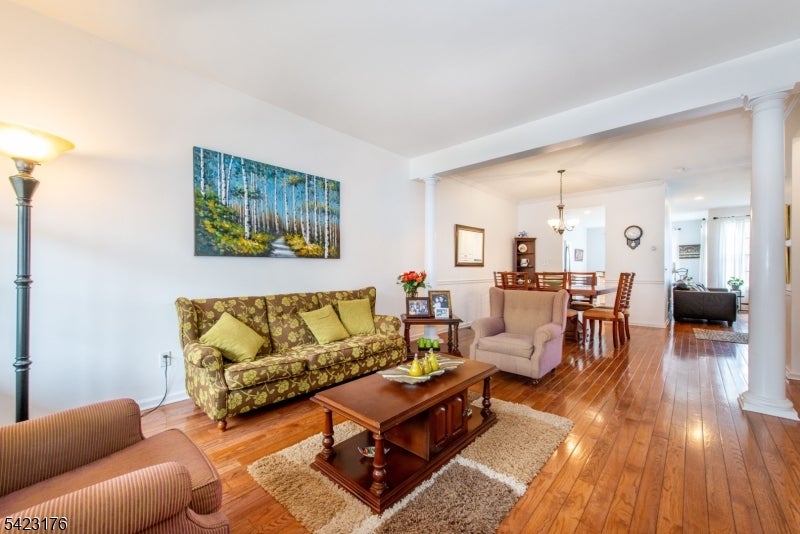 Wayne Twp., New Jersey, 07470, United States, 3 Bedrooms Bedrooms, ,3 BathroomsBathrooms,Residential,For Sale,2037003