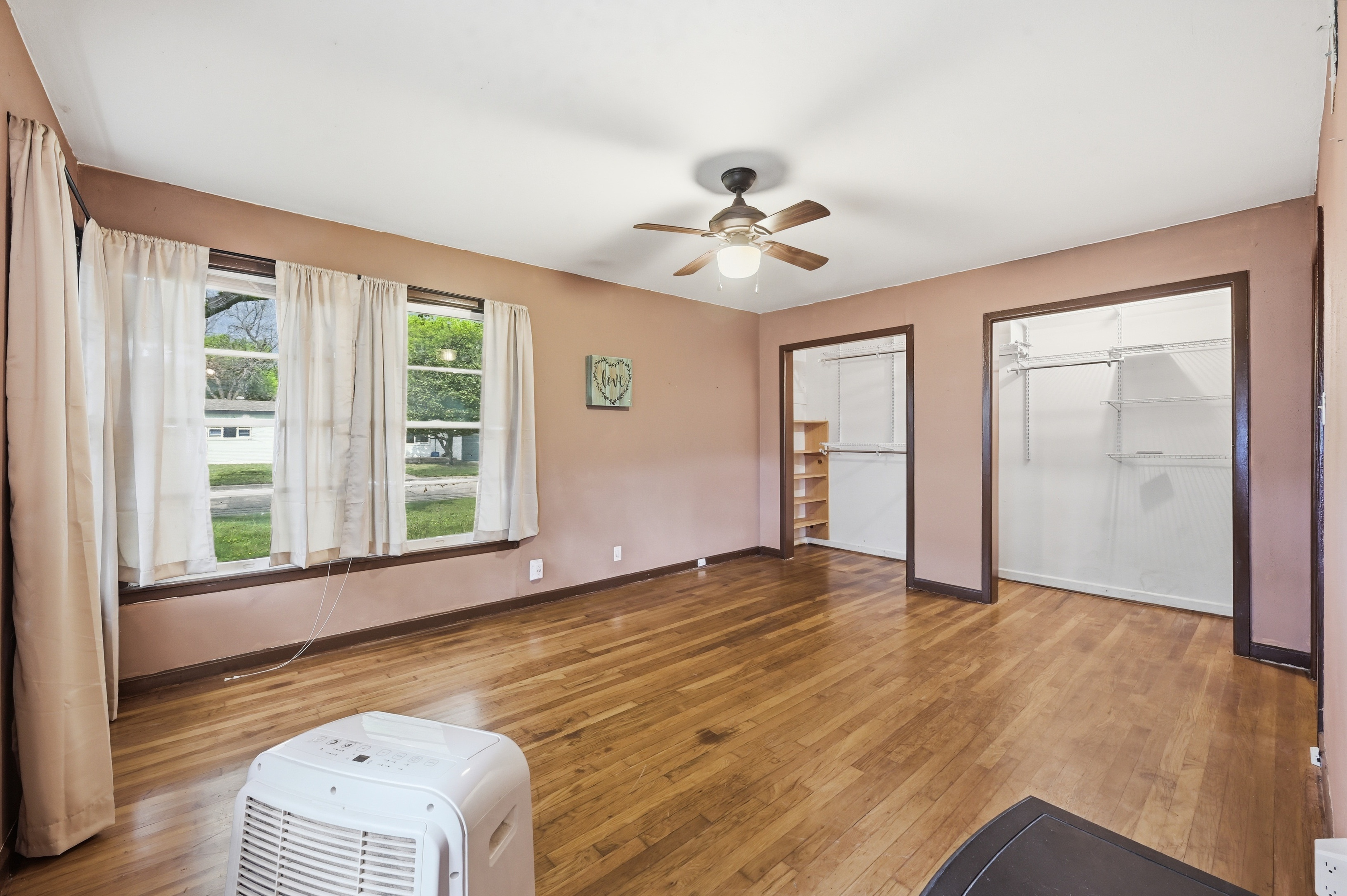  Charming 3-Bed, 2-Bath Single-Family Home with Spacious Living in N R Hills - 物件實景