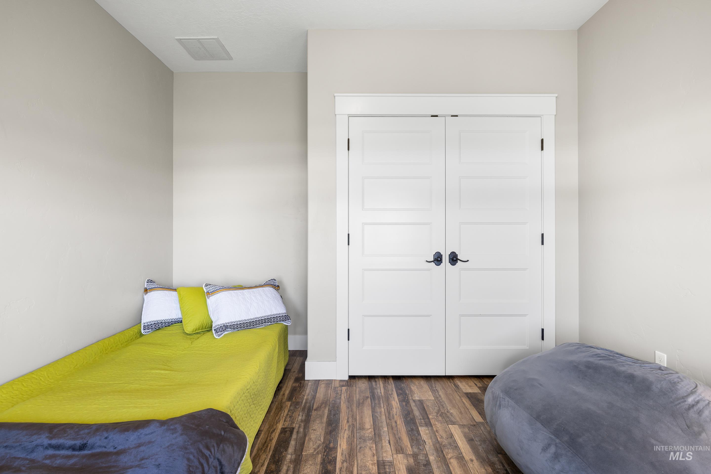 Nampa, Idaho, 83686, United States, 5 Bedrooms Bedrooms, ,Residential,For Sale,1989530