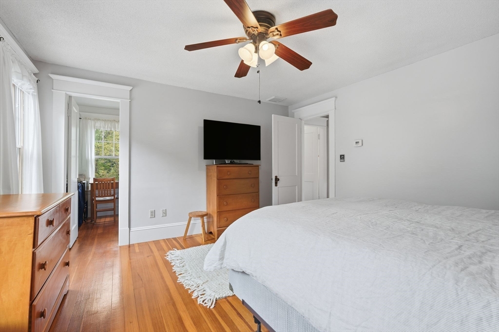 South Hadley, Massachusetts, 01075, United States, 4 Bedrooms Bedrooms, ,2 BathroomsBathrooms,Residential,For Sale,1970886