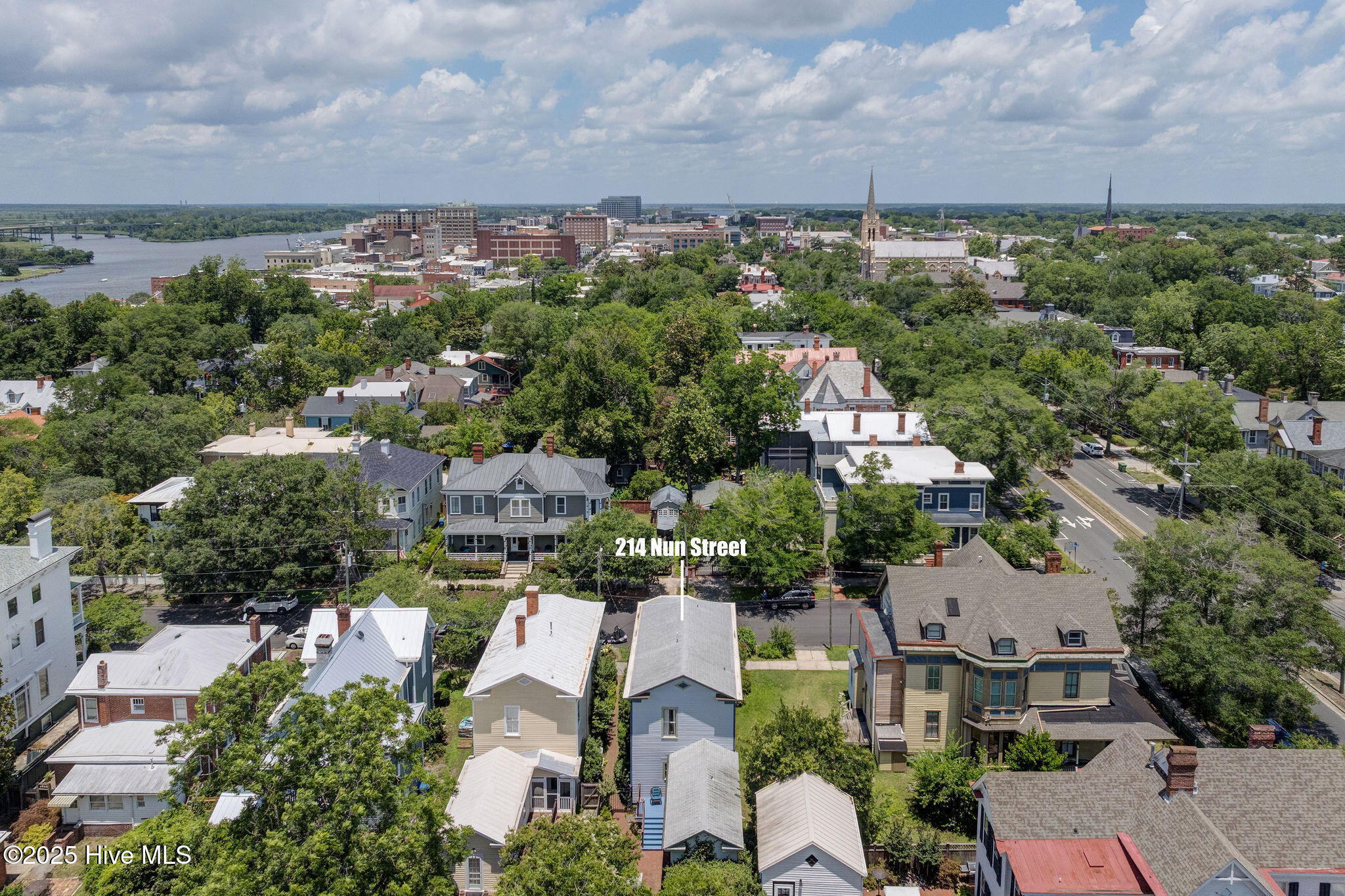 Wilmington, North Carolina, 28401, United States, 4 Bedrooms Bedrooms, ,3 BathroomsBathrooms,Residential,For Sale,1874502