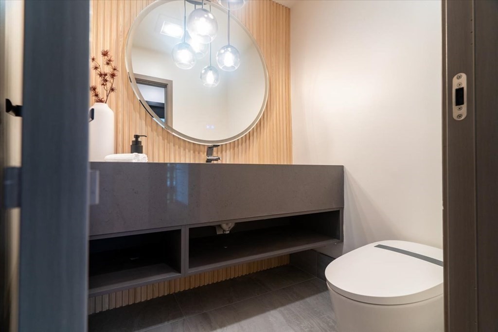 Reading, Massachusetts, 01867, United States, 3 Bedrooms Bedrooms, ,3 BathroomsBathrooms,Residential,For Sale,1880816