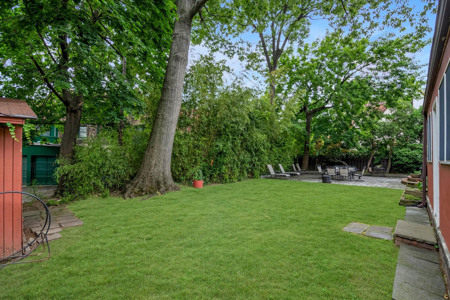  “DETACHED BRICK AND STONE HOME IN FOREST HILLS GARDENS? - 物件實景