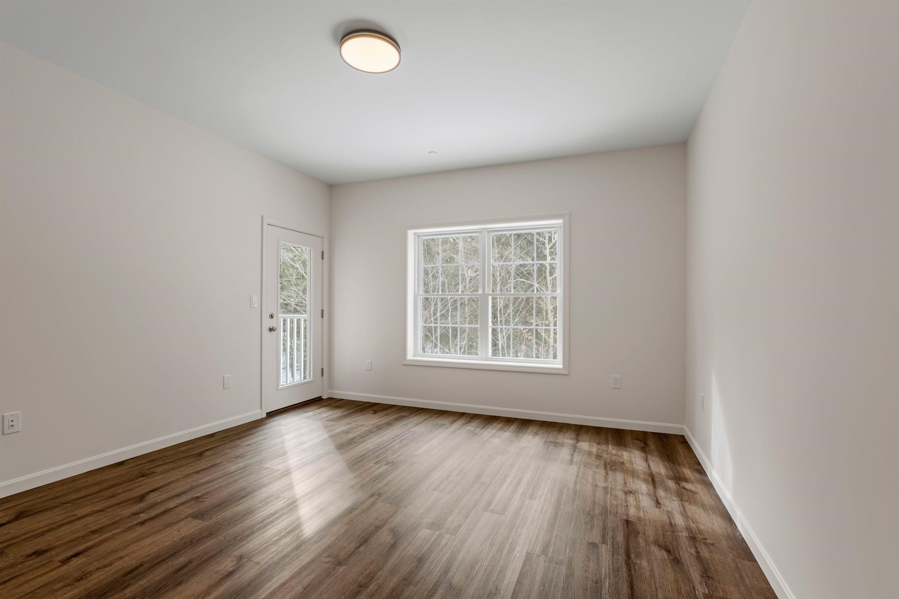 Lincoln, New Hampshire, 03251, United States, 3 Bedrooms Bedrooms, ,2 BathroomsBathrooms,Residential,For Sale,1937104