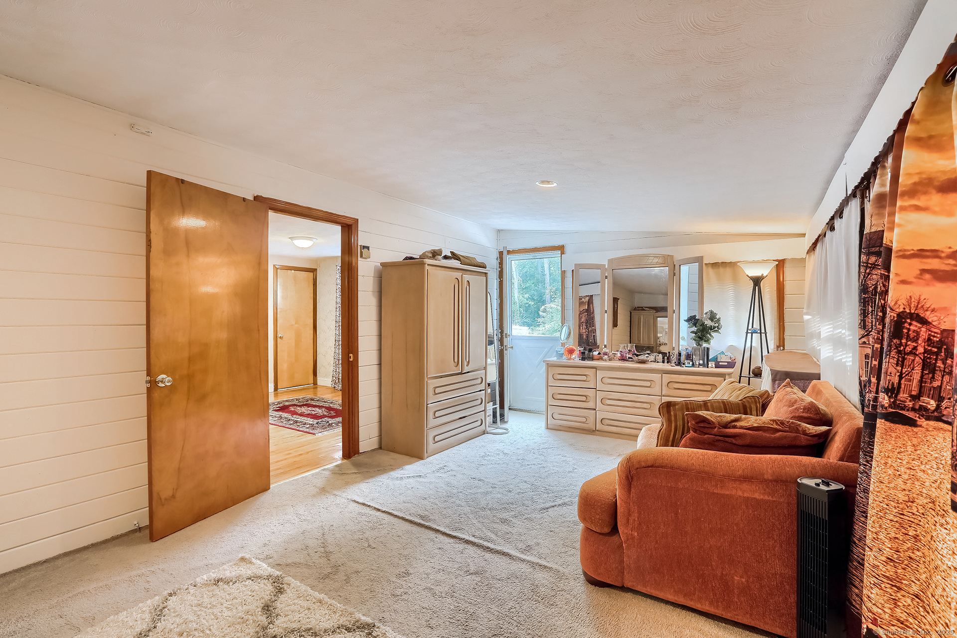 Brookfield, Connecticut, 06804, United States, 4 Bedrooms Bedrooms, ,2 BathroomsBathrooms,Residential,For Sale,1730338