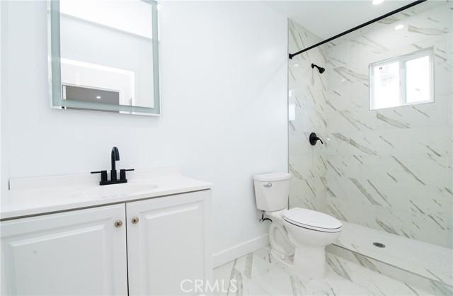 Los Angeles, California, 90001, United States, 5 Bedrooms Bedrooms, ,5 BathroomsBathrooms,Residential,For Sale,2009948