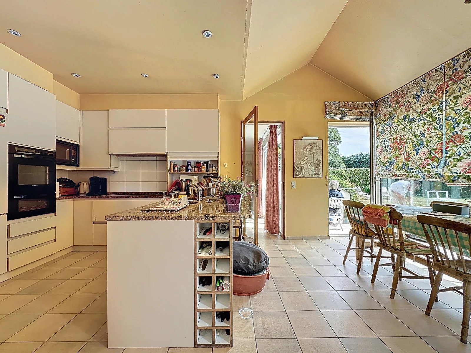 Rhode-Saint-Genese, Flanders, 1640, BE, 5 Bedrooms Bedrooms, ,3 BathroomsBathrooms,Residential,For Sale,2002019