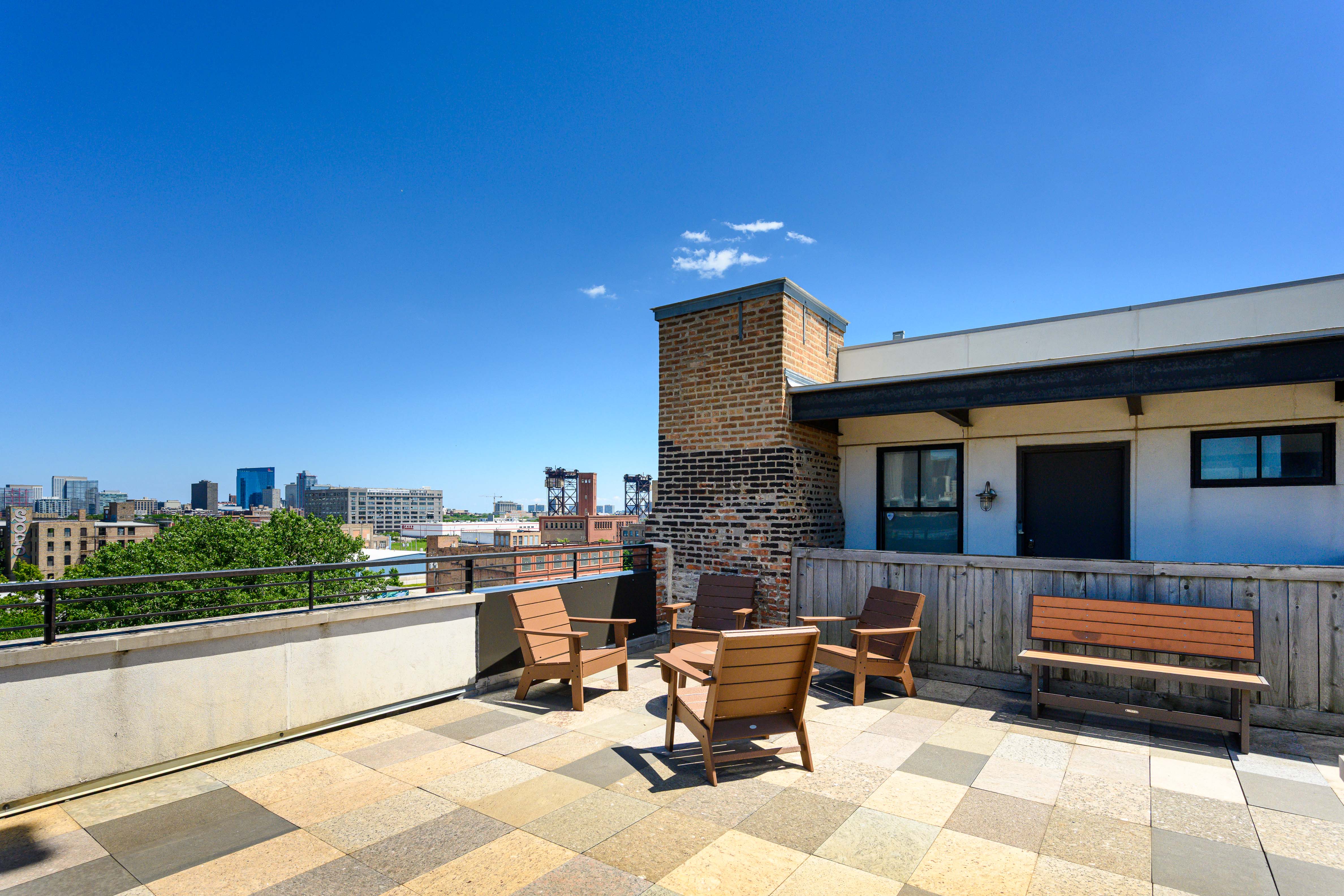  Stunning Mod Corner Loft with Downtown Views - 物件實景