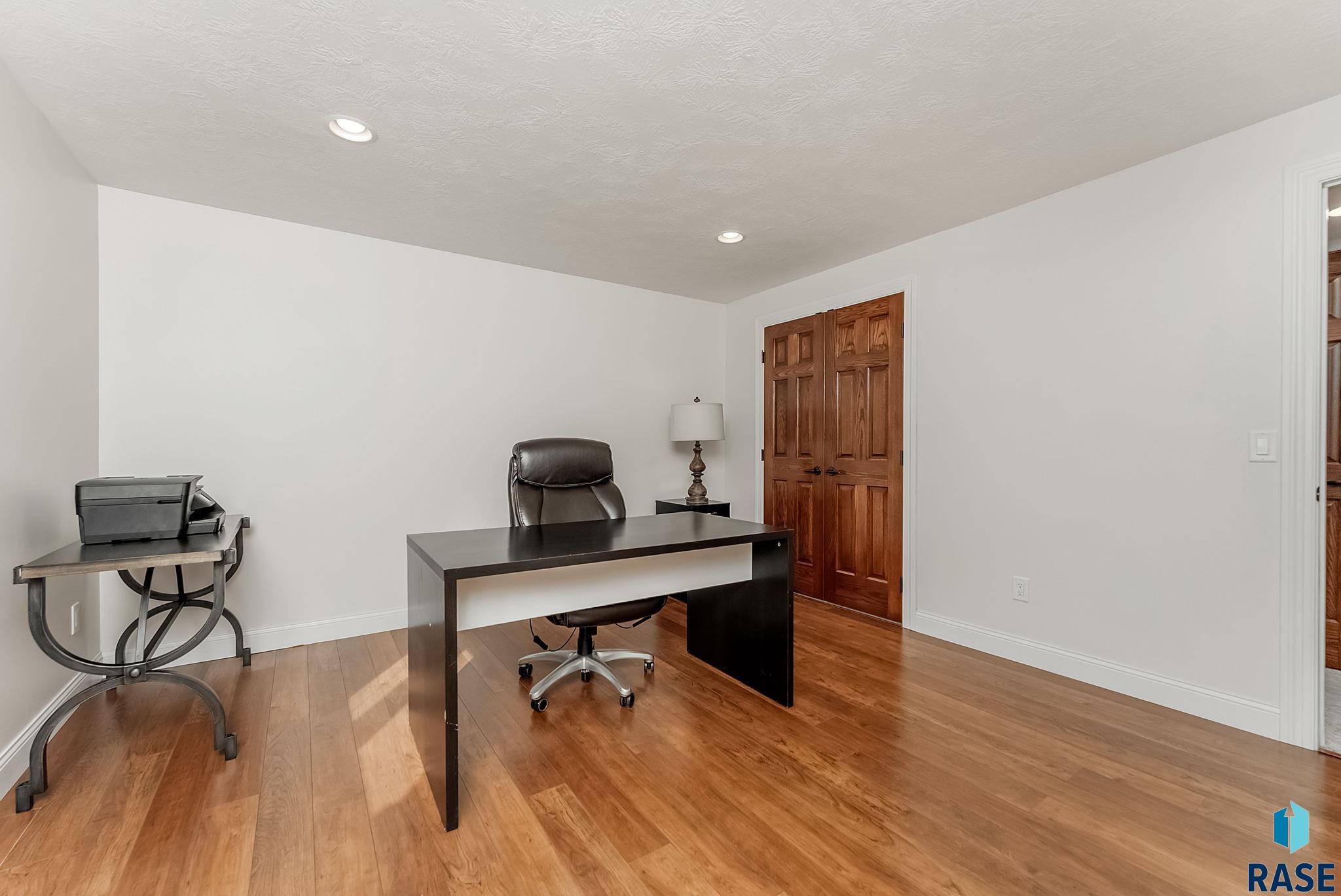 Sioux Falls, South Dakota, 57106, United States, 5 Bedrooms Bedrooms, ,3 BathroomsBathrooms,Residential,For Sale,1946502