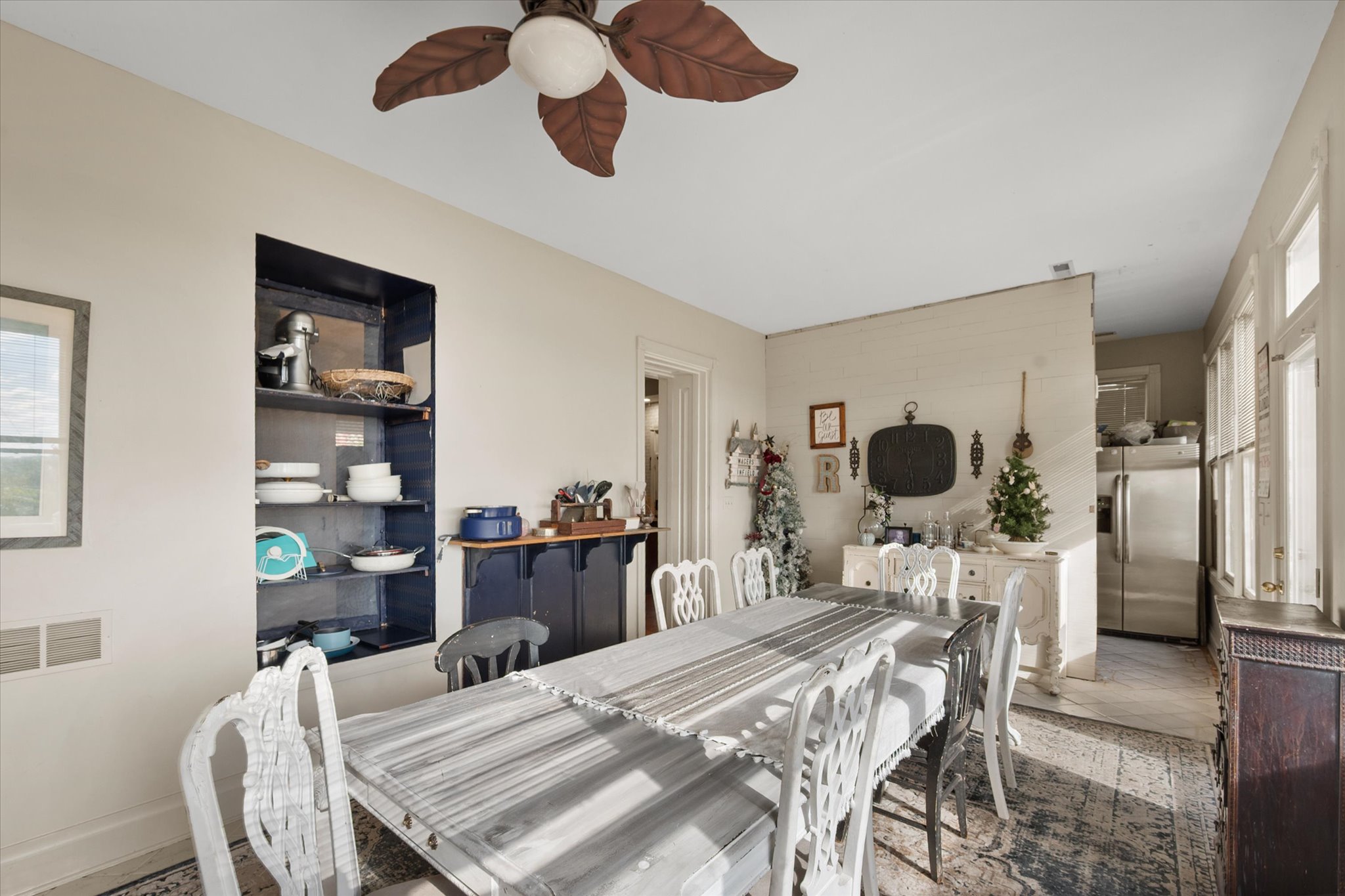 Shelbyville, Kentucky, 40065, United States, 4 Bedrooms Bedrooms, ,3 BathroomsBathrooms,Residential,For Sale,1986481