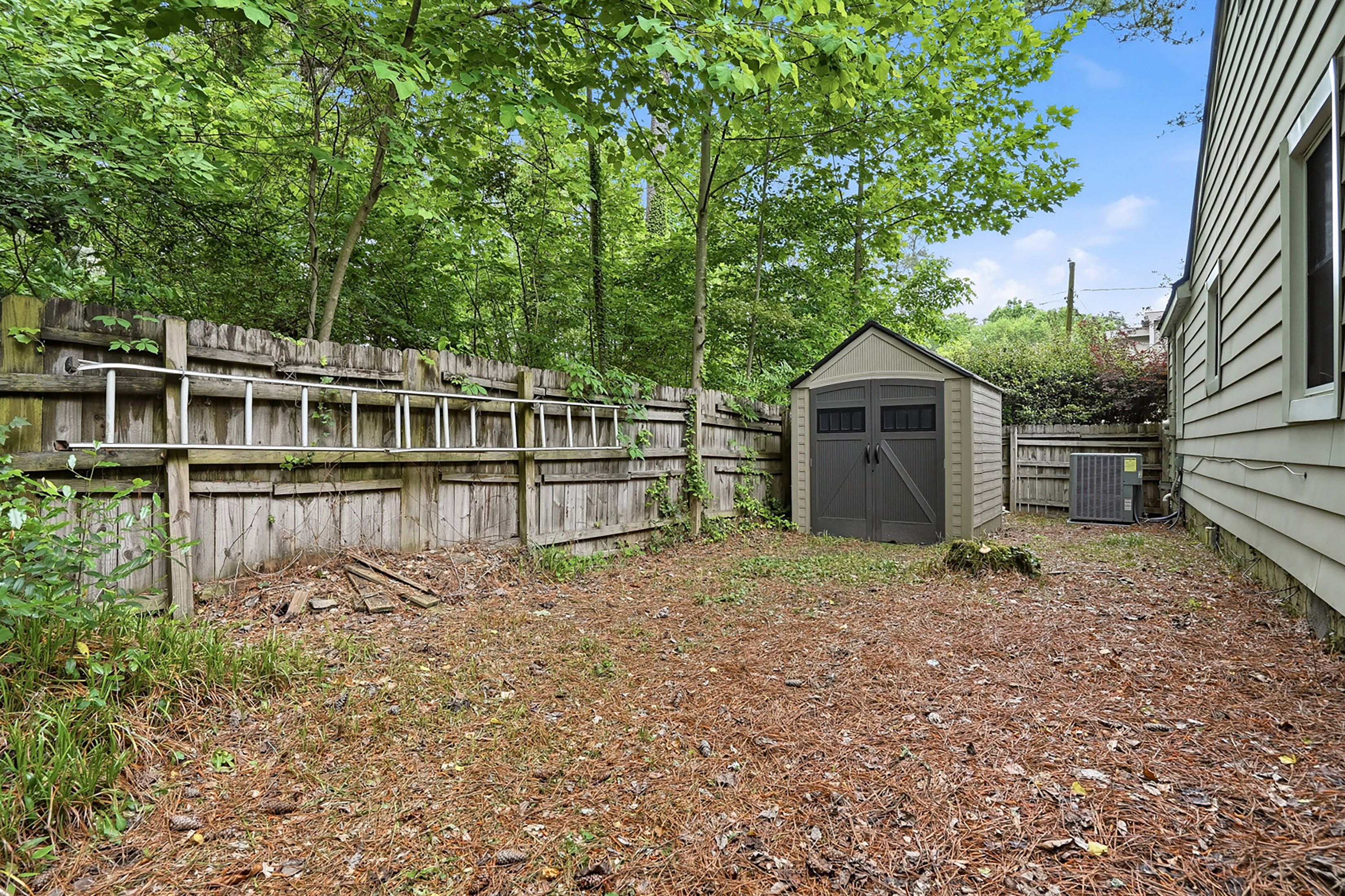  Incredible Deep Level Sought-After Lavista Park Lot - 物件實景