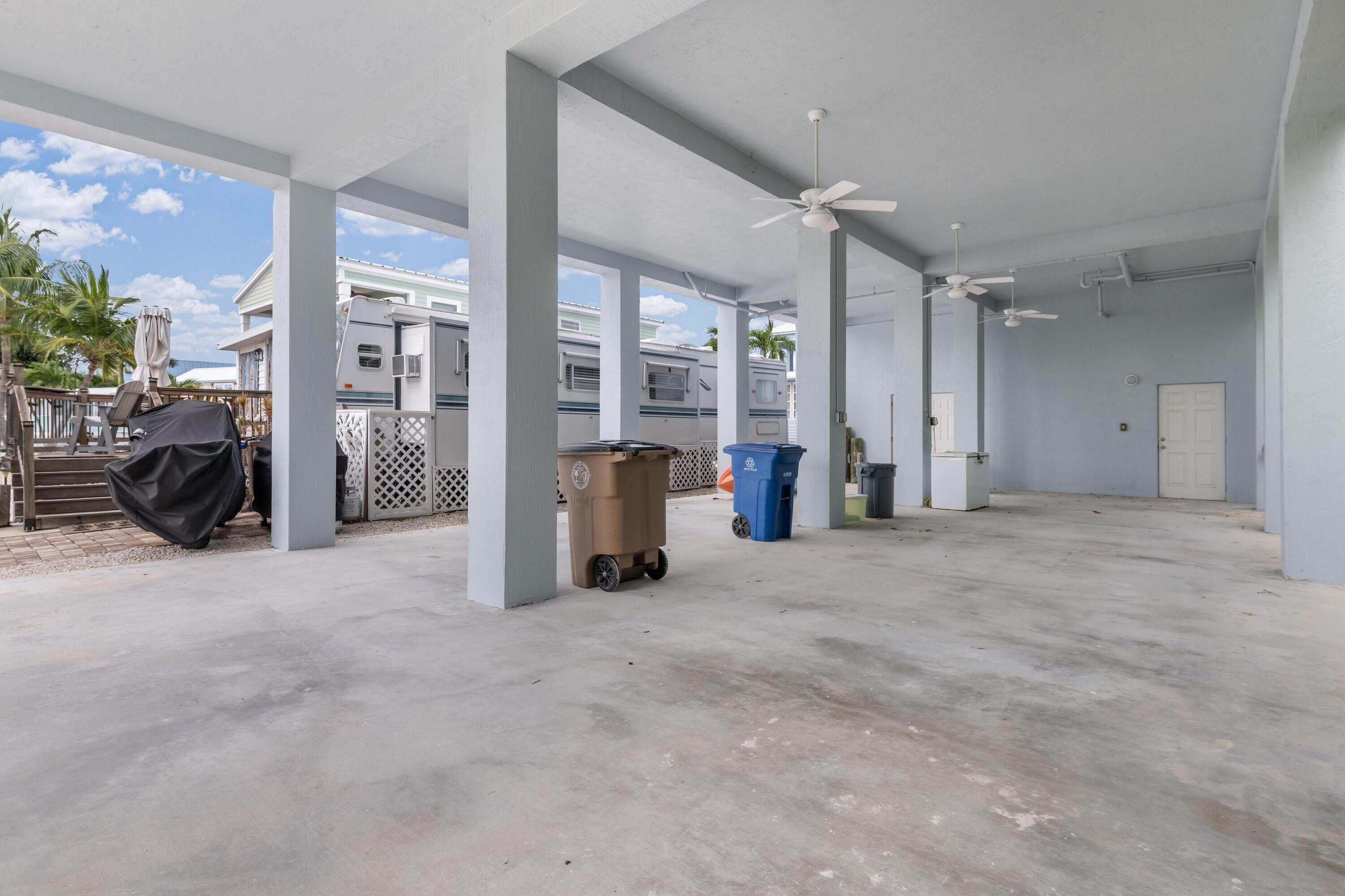 MARATHON, Florida, 33050, United States, 3 Bedrooms Bedrooms, ,2 BathroomsBathrooms,Residential,For Sale,1989010