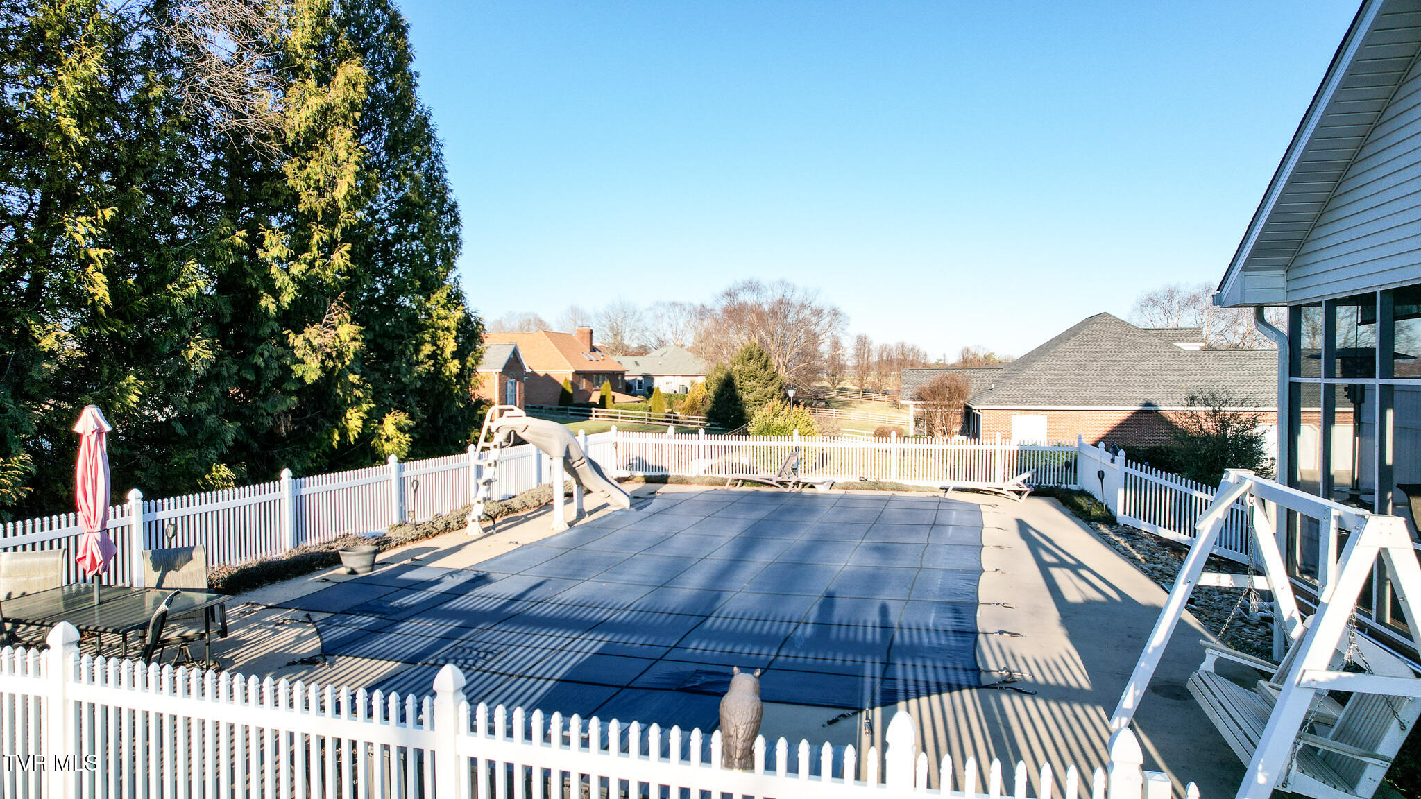 Greeneville, Tennessee, 37745, United States, 5 Bedrooms Bedrooms, ,5 BathroomsBathrooms,Residential,For Sale,2012581