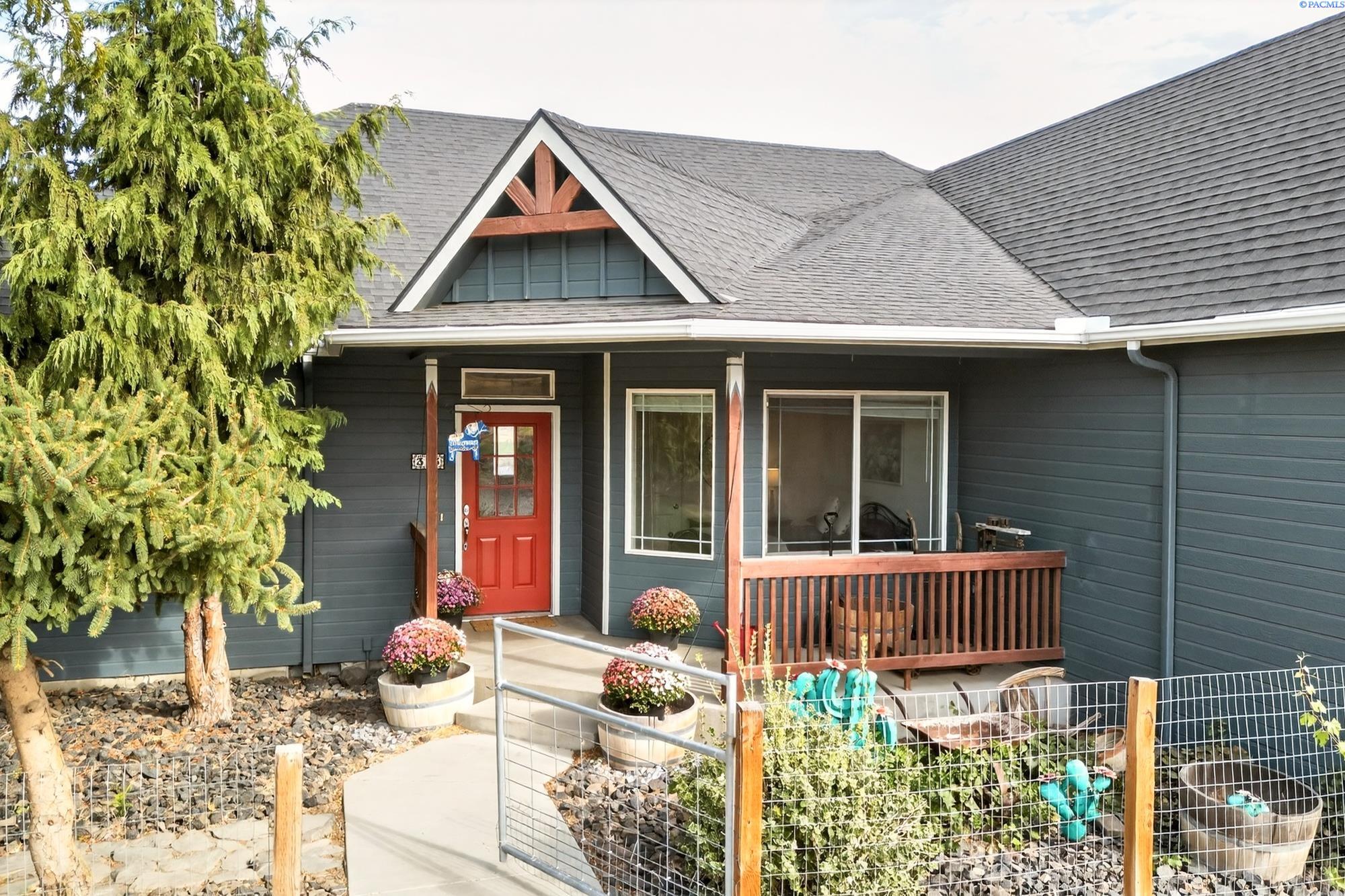 Prosser, Washington, 99350, United States, 3 Bedrooms Bedrooms, ,2 BathroomsBathrooms,Residential,For Sale,1964108