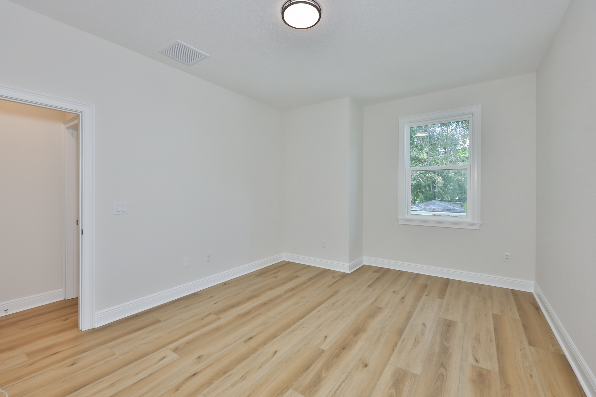 Tampa, Florida, 33607, United States, 3 Bedrooms Bedrooms, ,3 BathroomsBathrooms,Residential,For Sale,2049201