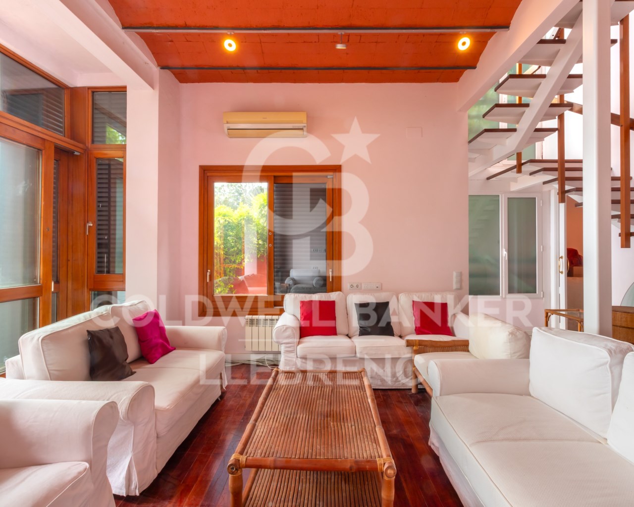 Barcelona, Catalonia, ES, 4 Bedrooms Bedrooms, ,3 BathroomsBathrooms,Residential,For Sale,1827300