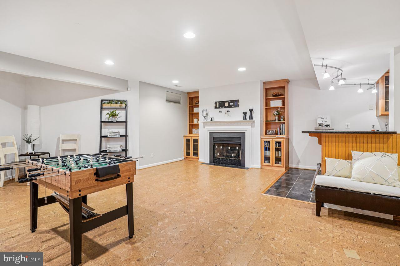 Warrenton, Virginia, 20187, United States, 4 Bedrooms Bedrooms, ,4 BathroomsBathrooms,Residential,For Sale,1989713