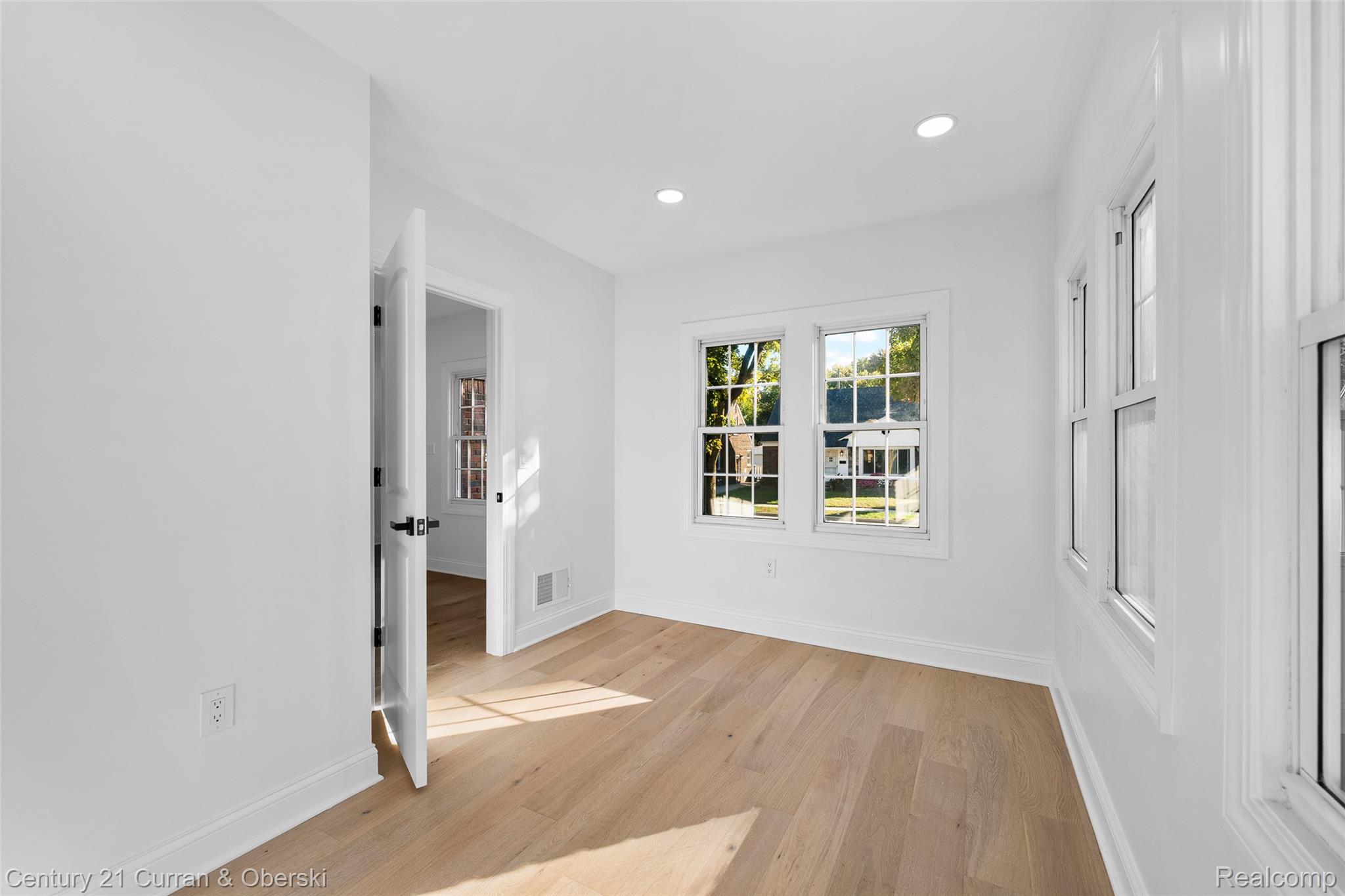 Dearborn, Michigan, 48124, United States, 4 Bedrooms Bedrooms, ,3 BathroomsBathrooms,Residential,For Sale,1979492