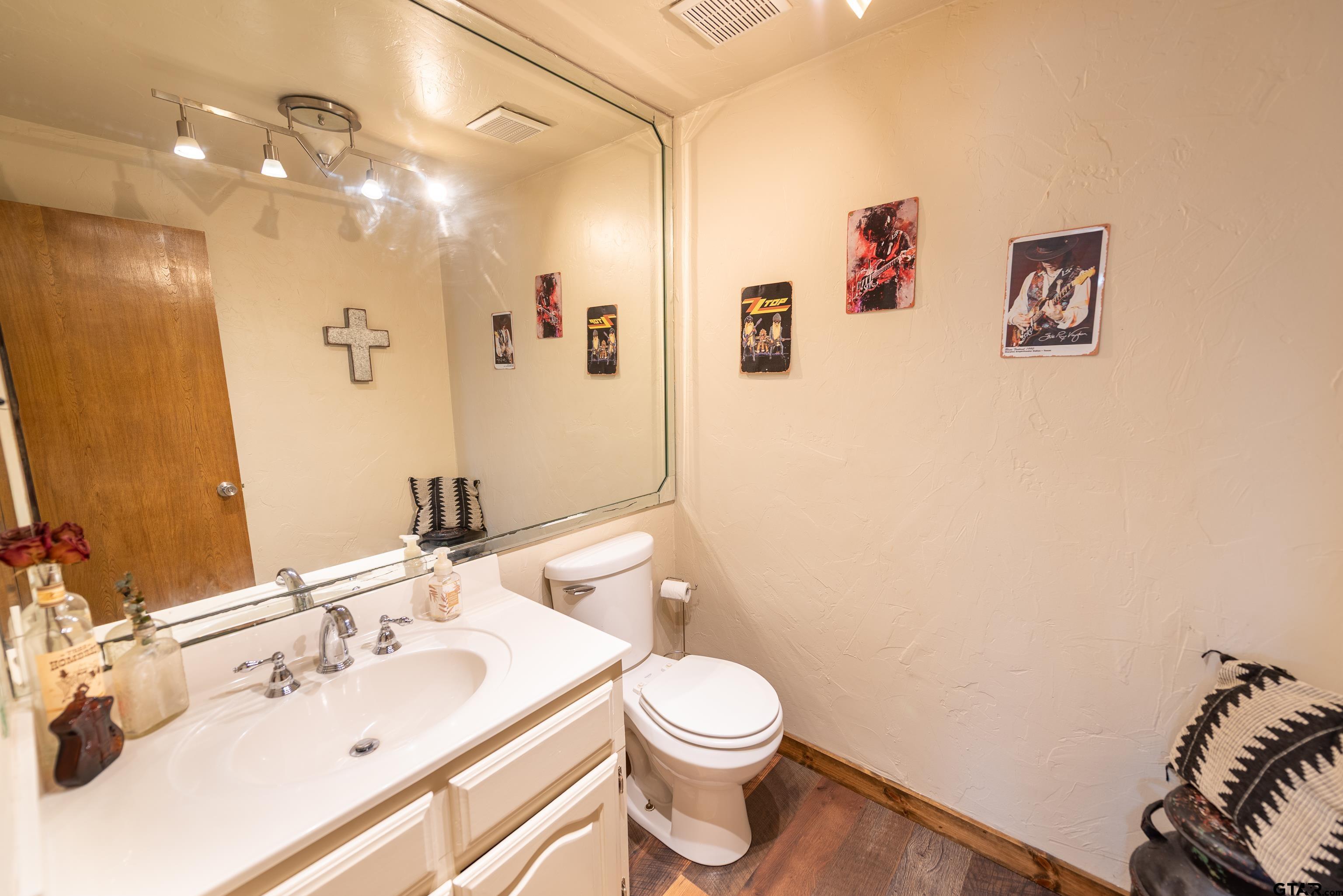 Mt Vernon, Texas, 75457, United States, 3 Bedrooms Bedrooms, ,3 BathroomsBathrooms,Residential,For Sale,1975148