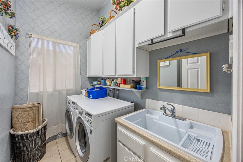 Apple Valley, California, 92307, United States, 5 Bedrooms Bedrooms, ,3 BathroomsBathrooms,Residential,For Sale,2049361