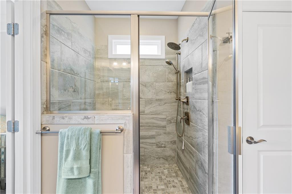 Gainesville, Georgia, 30504, United States, 3 Bedrooms Bedrooms, ,2 BathroomsBathrooms,Residential,For Sale,1937027