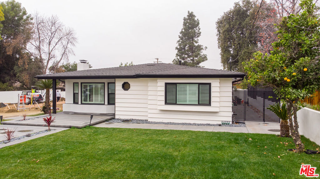 Duarte, California, 91010, United States, 6 Bedrooms Bedrooms, ,3 BathroomsBathrooms,Residential,For Sale,1836068