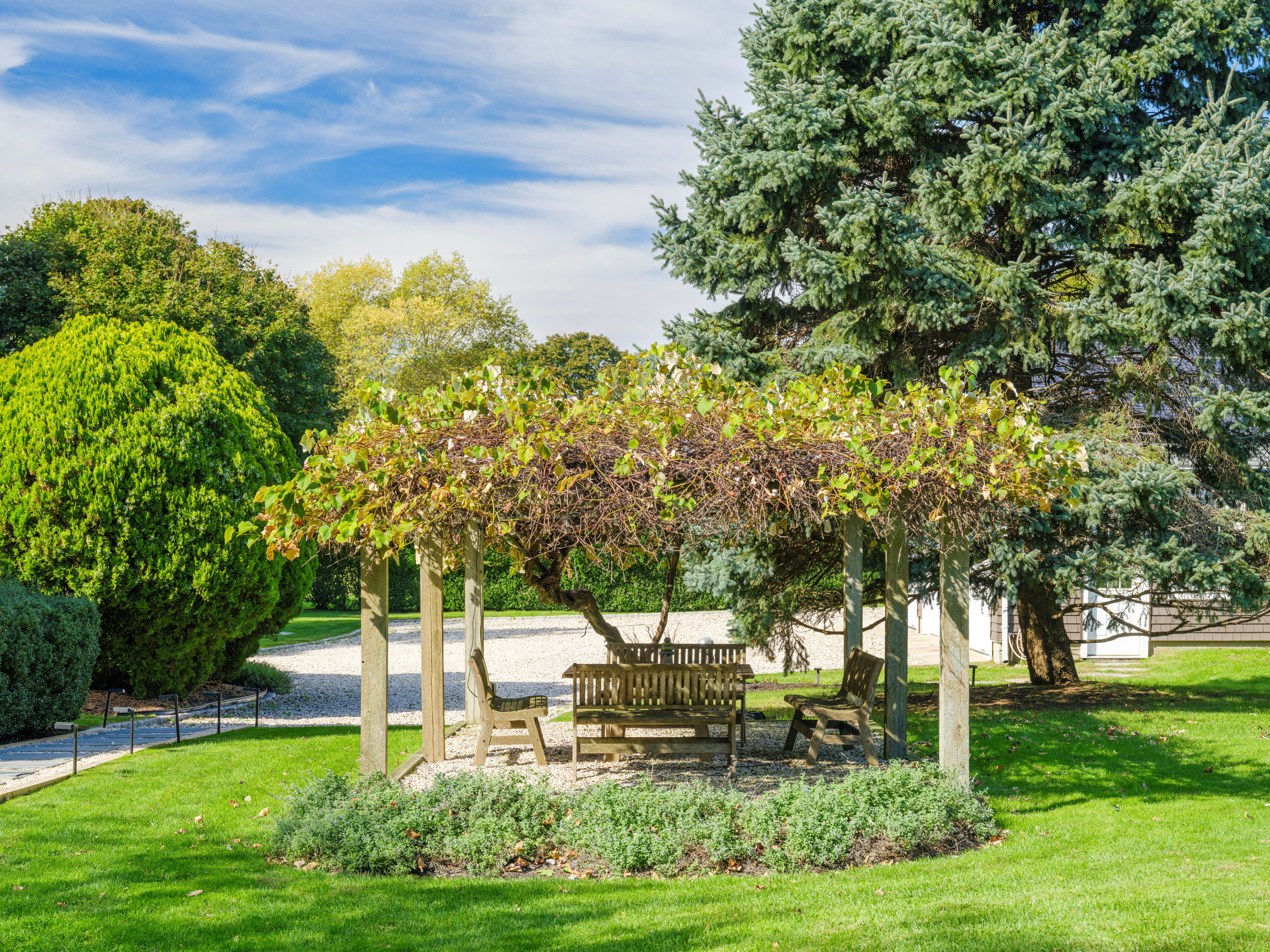 Cutchogue, New York, 11935, United States, 4 Bedrooms Bedrooms, ,2 BathroomsBathrooms,Residential,For Sale,1987431