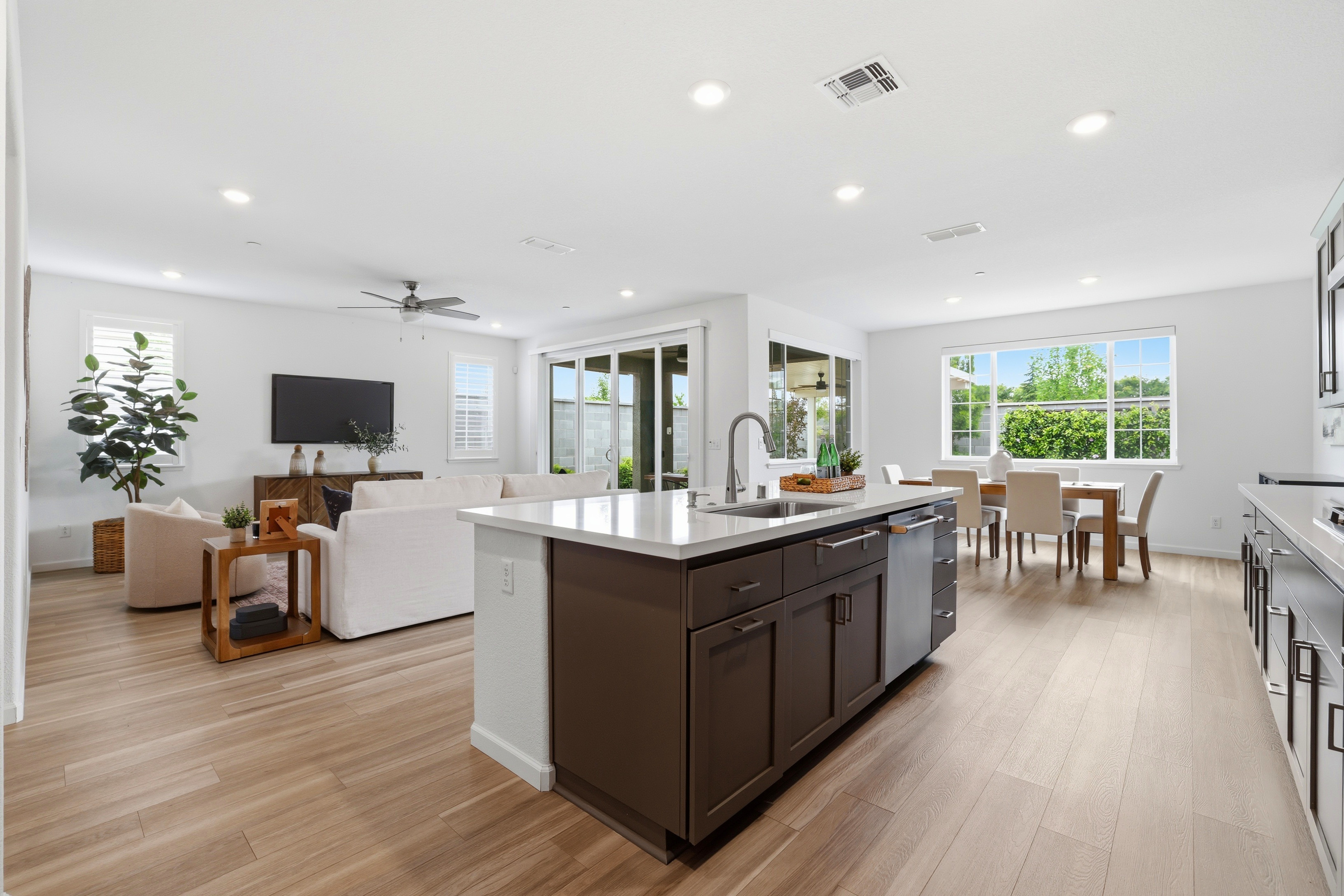  979 Carson River Drive, Lincoln, CA 95648 - 物件實景