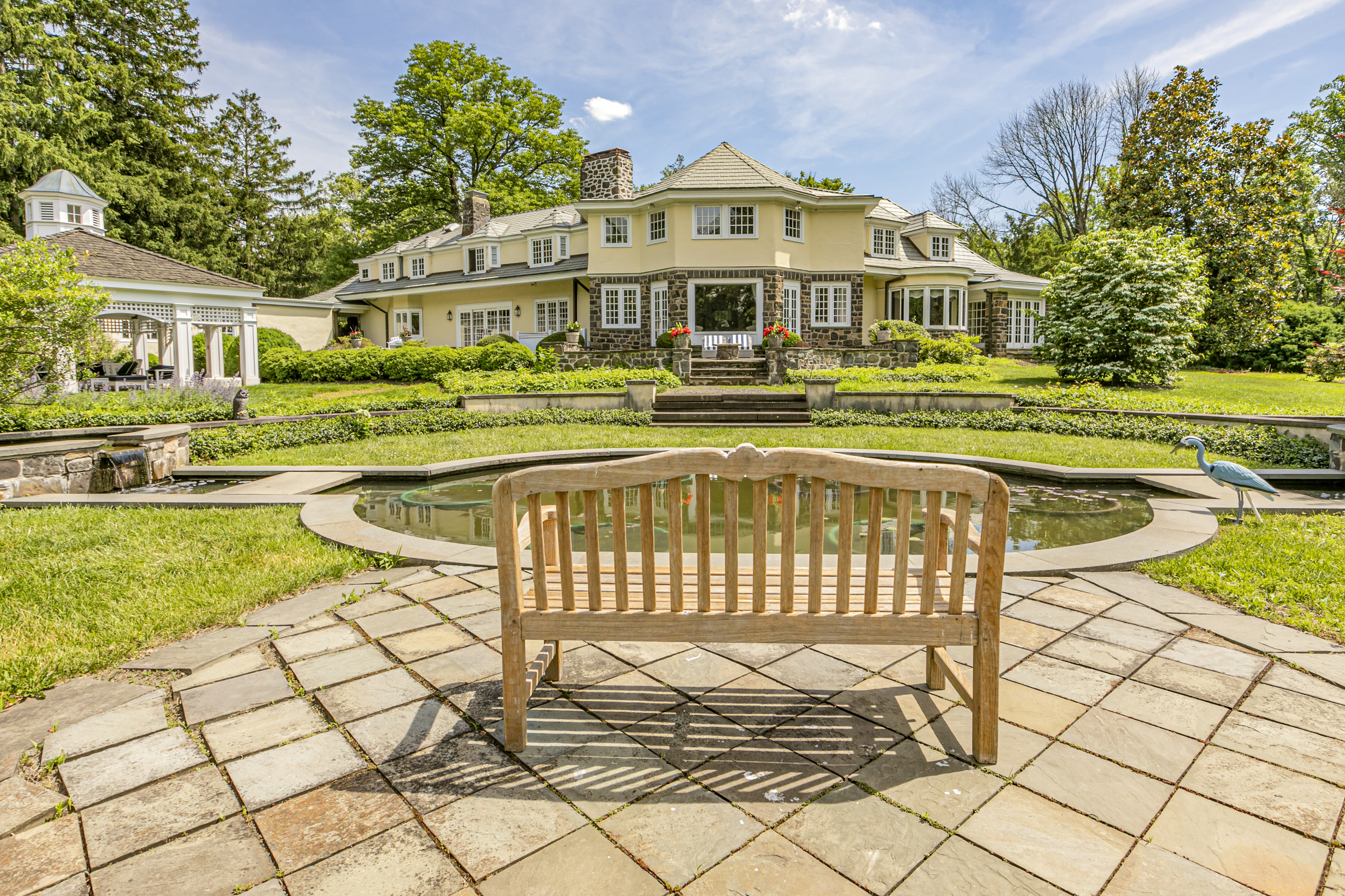  Sprawling Estate with a Rich History and Gorgeous Grounds - 物件實景